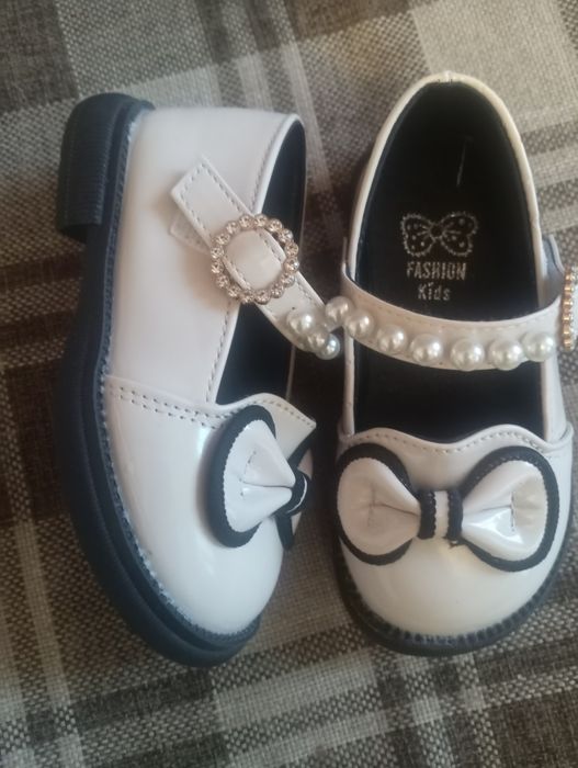 Продам платья на девочку