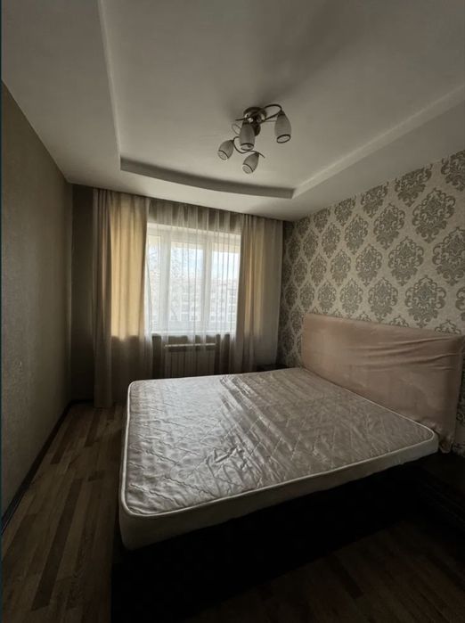 Ойбек , 3 комнатнач квартира 76м2 | ориентир гостиница Россия