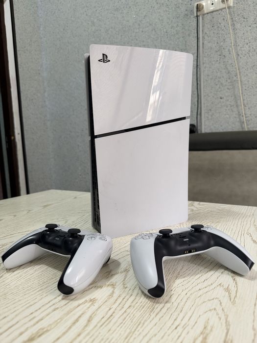 Plastation 5 , Slim 1 TB