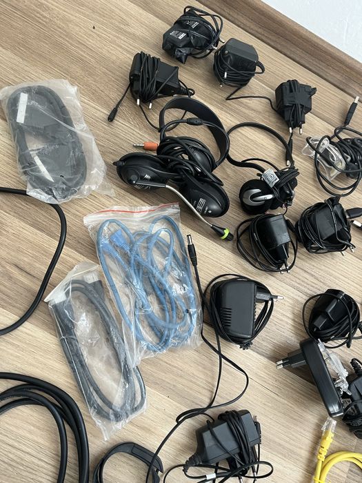 Захранващи кабели и много други зарядни