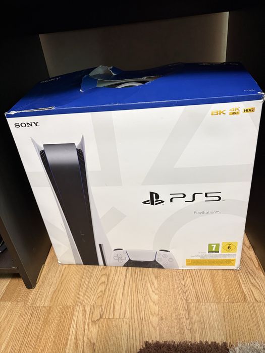 PlayStation 5 , 825GB/Go ,stare impecabila !! Cu doua manete !