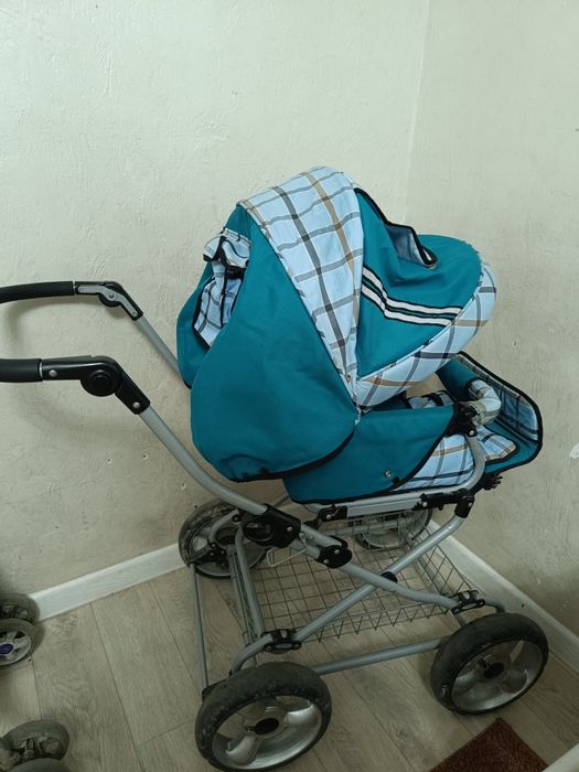 Бесплатно отдам коляску