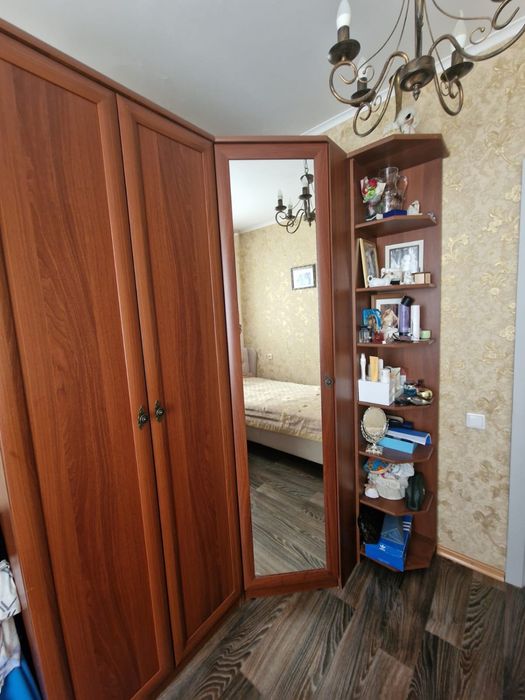 Продам угловой шкаф