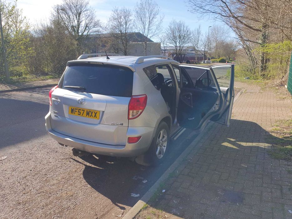 Джип Toyota RAV 4 , 2.2 дизел , десен волан