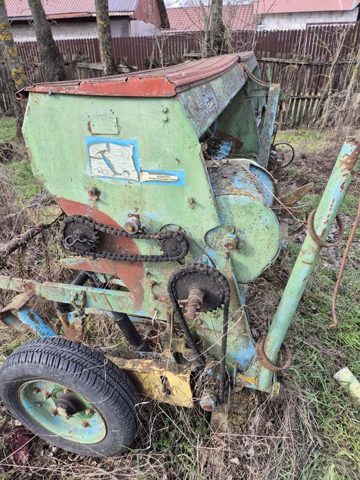 Vând utilaje agricole