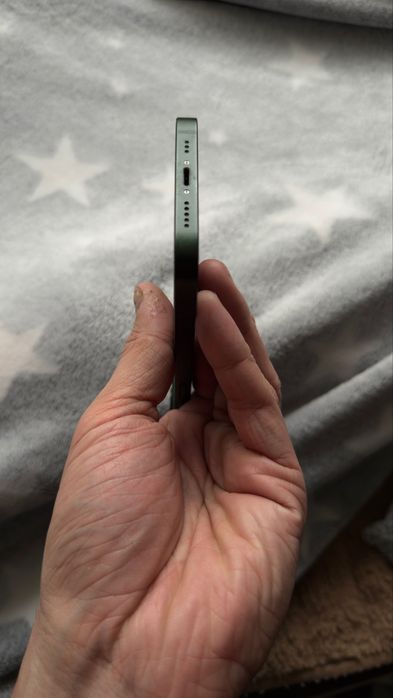 Продам IPhone 13 128gb