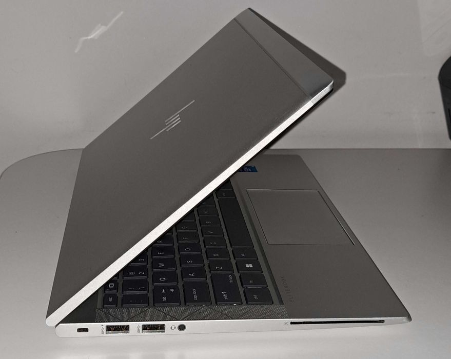 Laptop HP EliteBook 830 G8