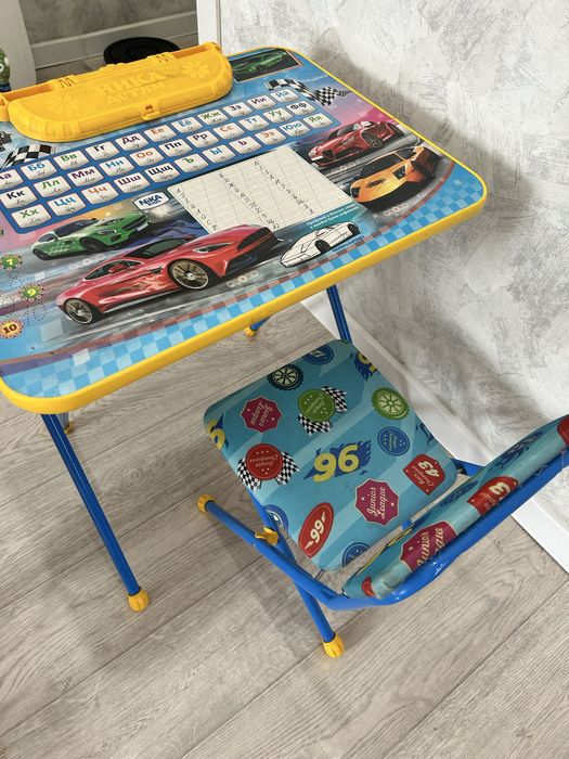 стол стул 4000 тг