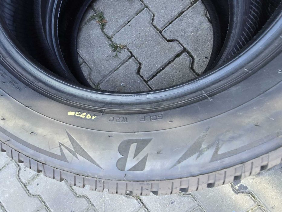 Anvelope Iarna Bridgestone 215 65 17