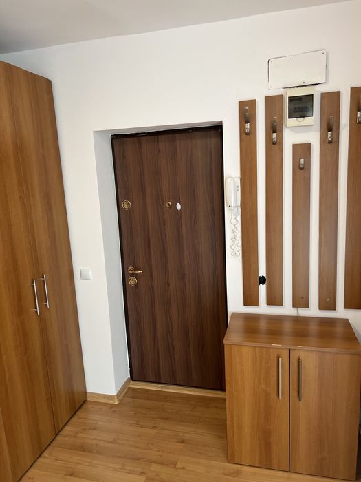 Inchiriez apartament o camera Floresti