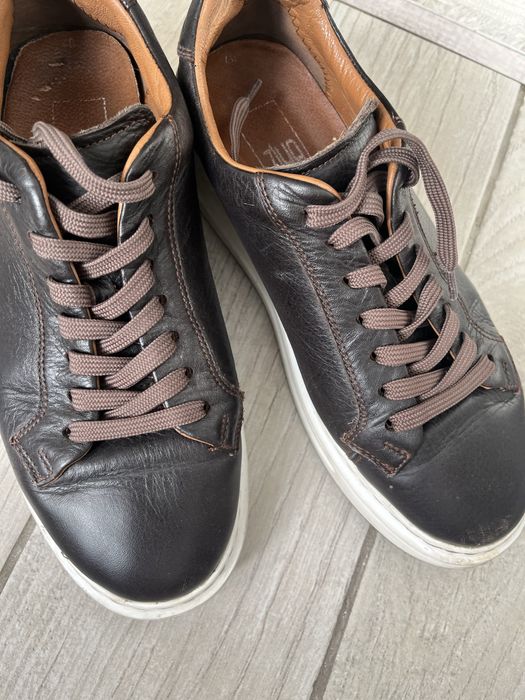 Продам кожанные кроссовки