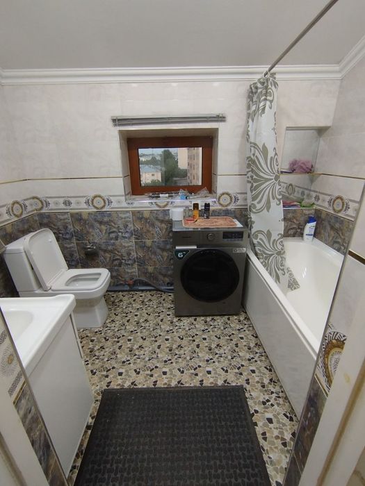 Продам квартиру  сина завод