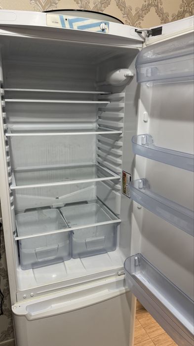 Холодильник indesit