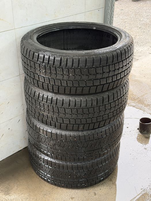 225/45/18 комплект шины Dunlop