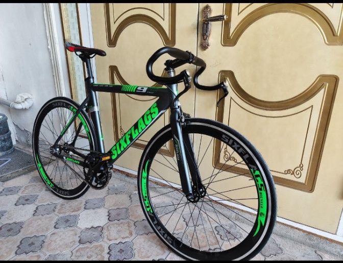 Prodayotsya trekovi velik sport noviy upakovka