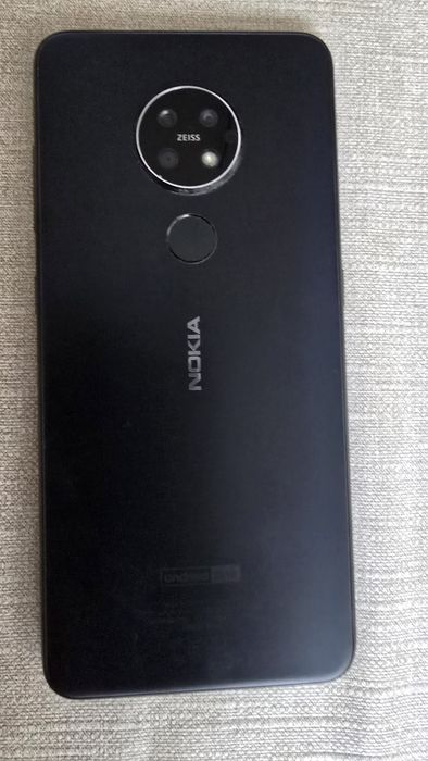 Продавам много запазен телефон Нокия 7.2