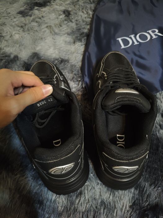 Кроссовки от Dior