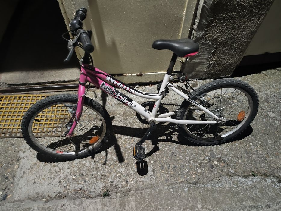 Vând Bicicleta mtb  mica copii/pitici de fete