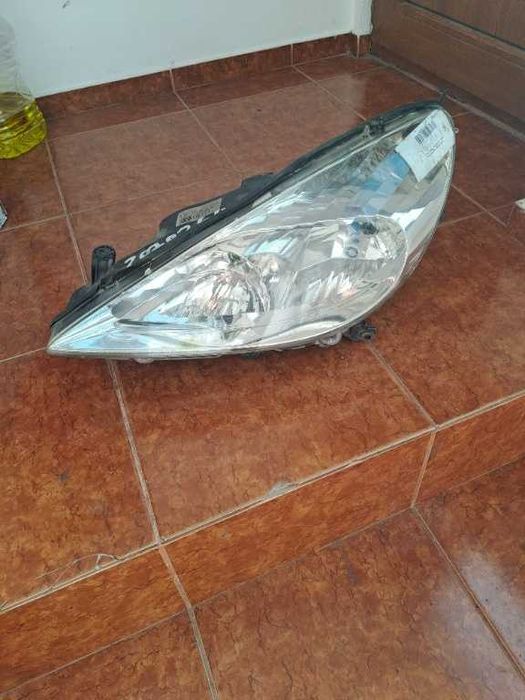 Far stanga Peugeot 607 xenon complet original volan stanga