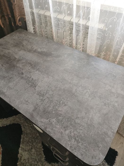 Продам стол в хорошем состоянии