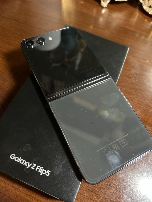 Samsung galaxy Z Flip 5