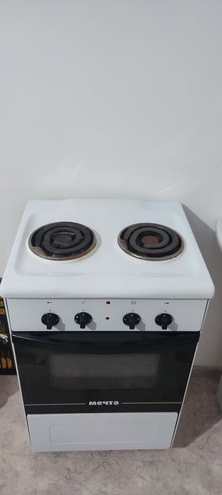 Продам электроплиту с духовной