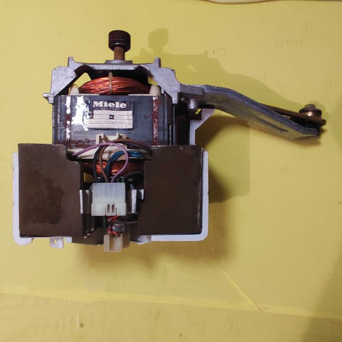 Двигател за пералня Миеле