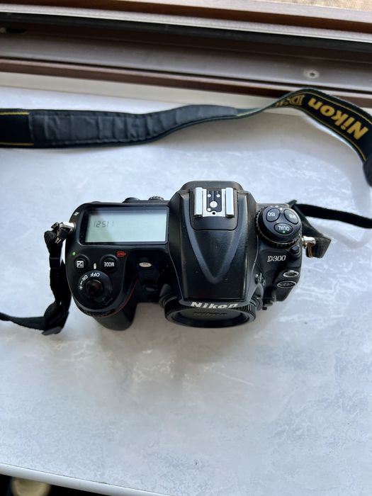 Nikon d300 Пълен Комплект с Обектив
