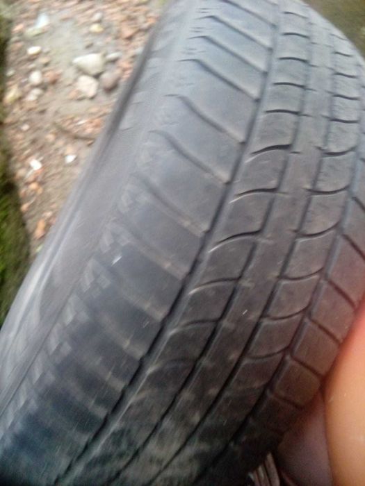 Vand remorca după tractorsi cauciucuri de remorca