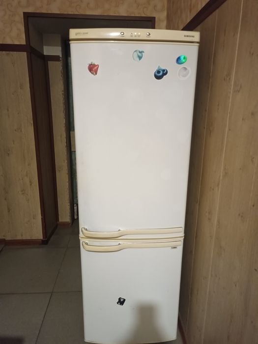 Продам холодильник