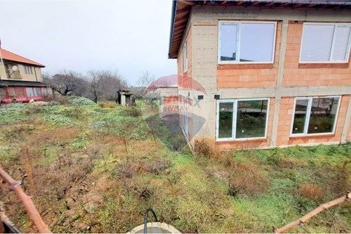 Продава се Къща в с. Звездица, Област Варна - 209 кв.м за 838 €/кв.м - Снимка #3