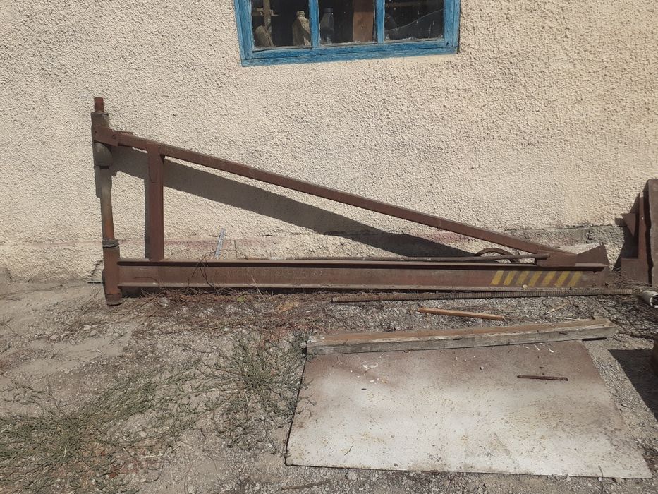 Продам угловой кран