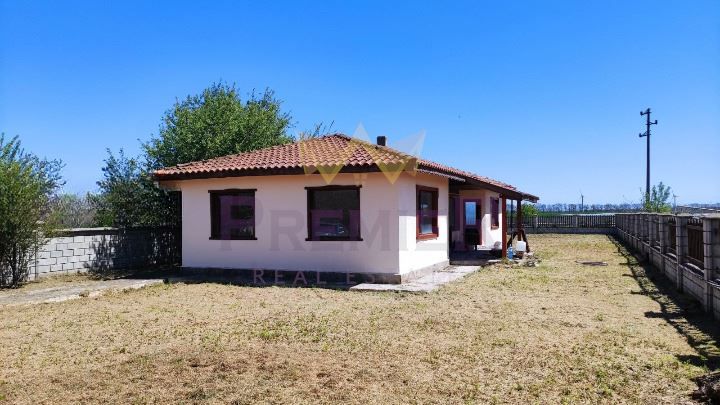 Продава се Къща в с. Селце, Област Добрич - 130 кв.м за 373 €/кв.м - Снимка #8