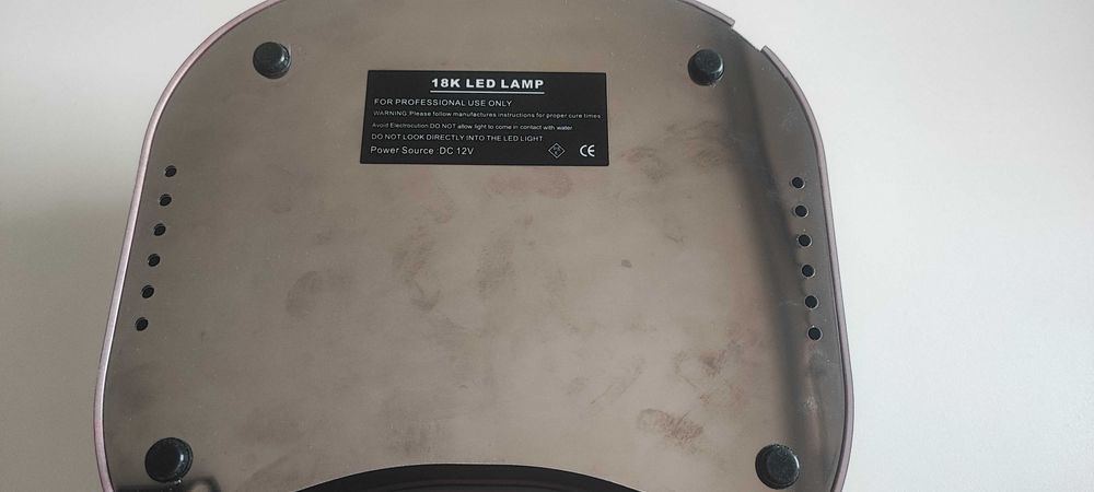 Лед лампа за маникюр