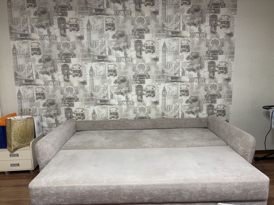 Продам диван (Россия)