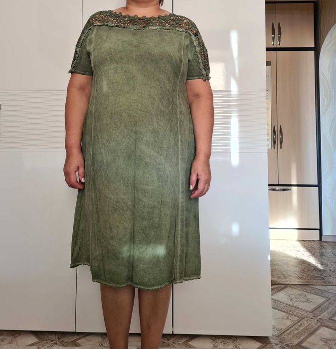 Продам платья за 4000