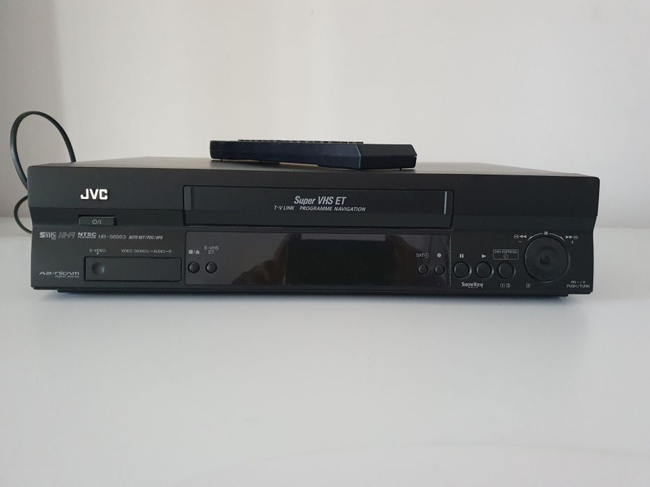 Videorecorder JVC HR-S6953 și LG Combo V190