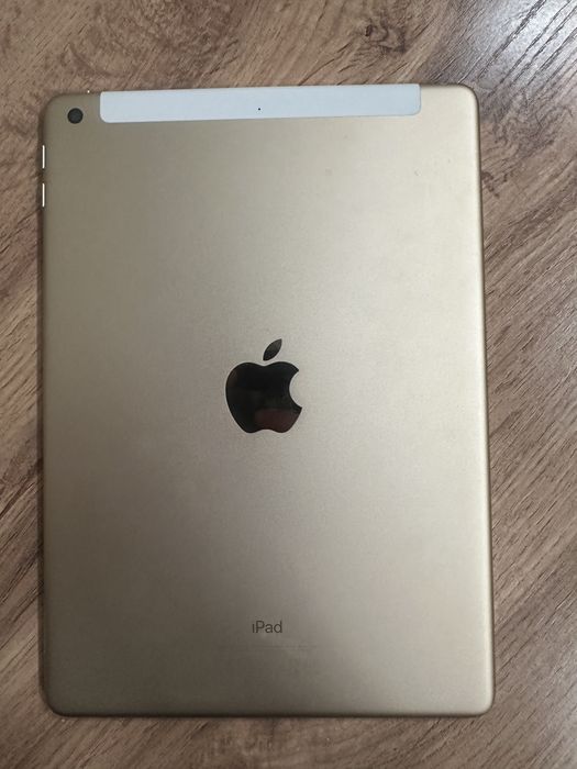 iPad 5 128GB.