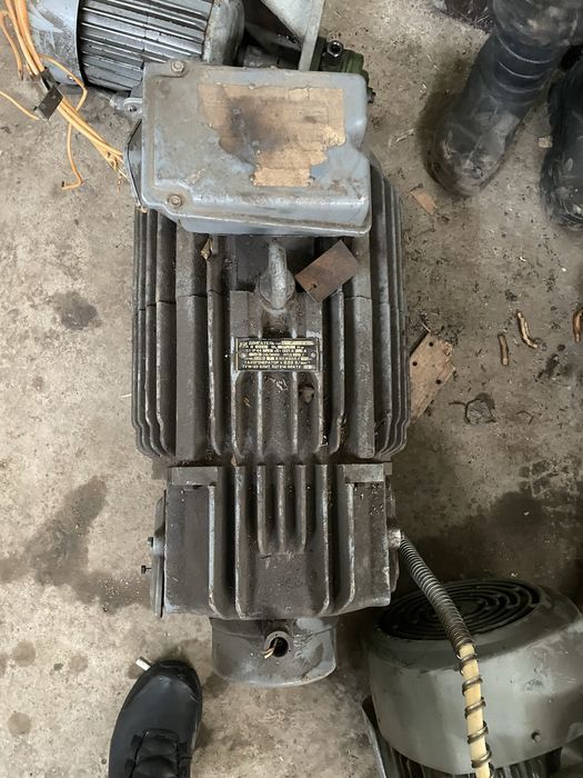 Реактивный двигатель и эл двигатели