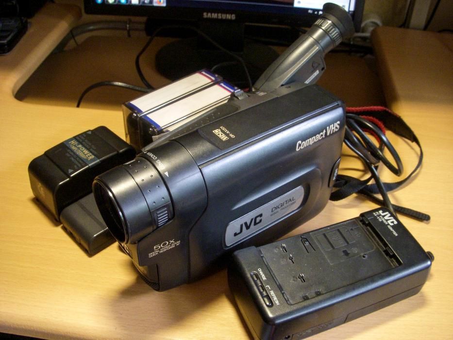 продам видеокамеру