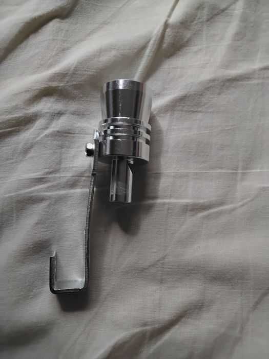 Fluier de toba auto cu redare TURBO sound si blow off,nou