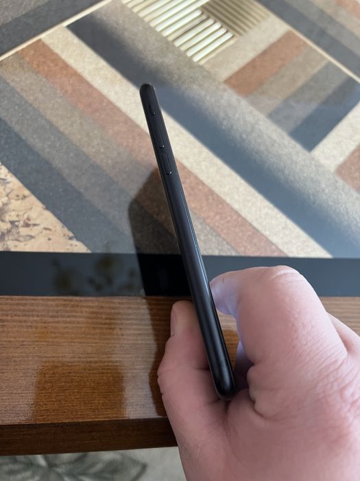 Iphone se2 запазен