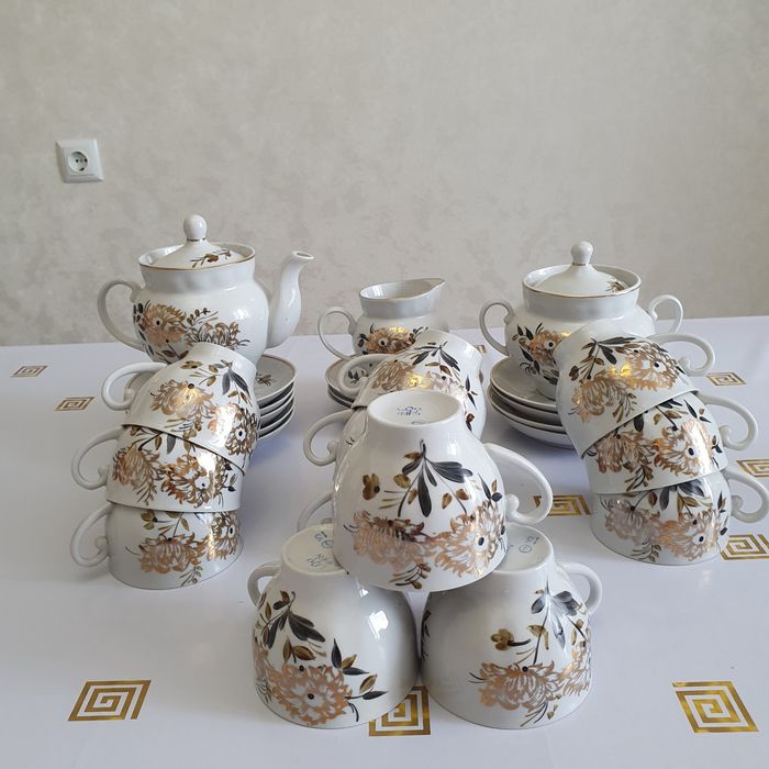 Продаю чайный сервиз