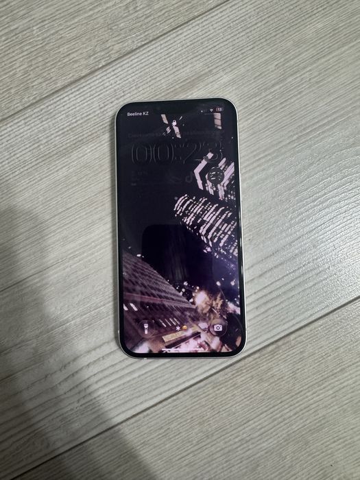 Смартфон IPhone 13 цвет белый 128гб