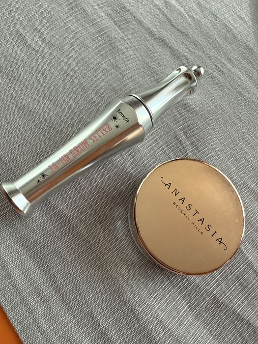 Продукти за вежди на Anastasia и Benefit