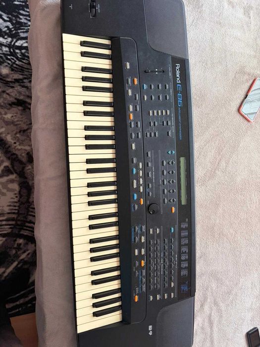Синтезатор Roland-E86