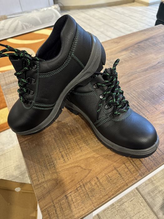 Bocanci protectie noi in cutie nr41