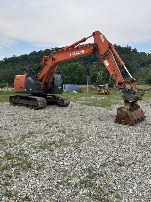 Excavator pe senile Hitachi ZX225 USRLC-5B 2015/9540h/24900kg