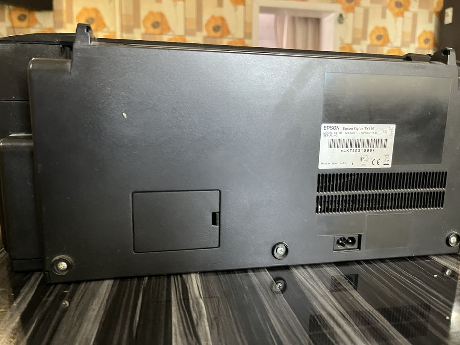 Продам принтер в хорошем состояние нету проводов