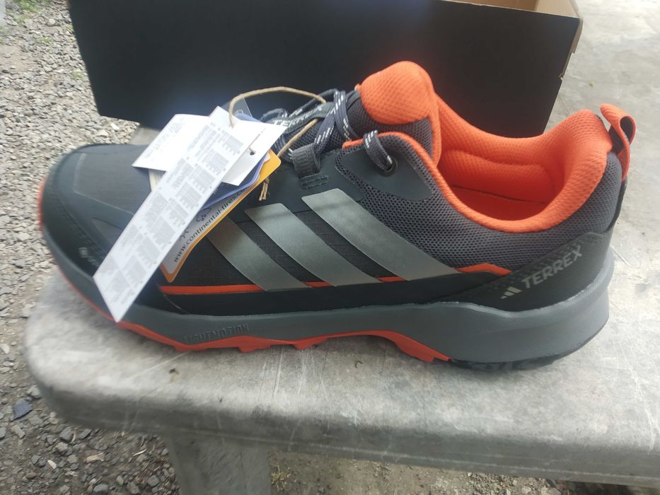 ADIDAS TERREX 43 и една трета ,Чисто  Нови!